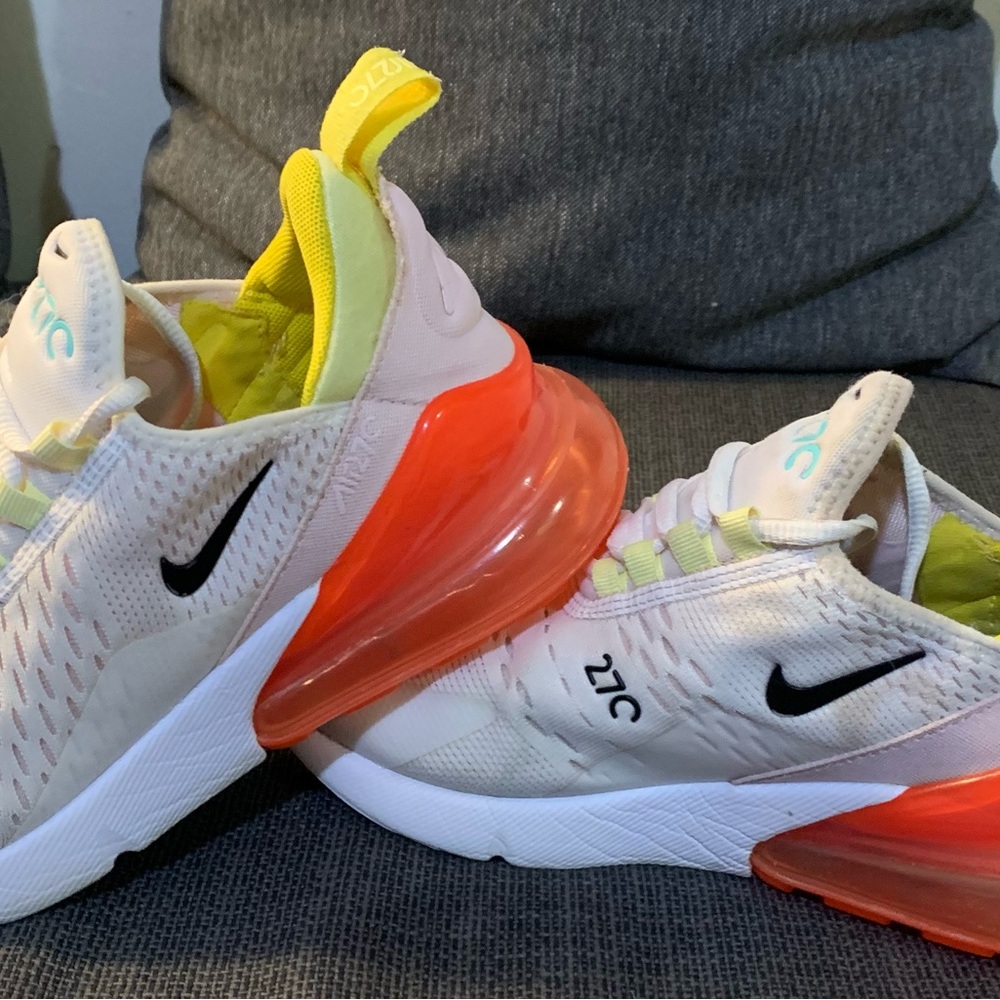 Nike Air Max 270 women’s 7.5 shoe